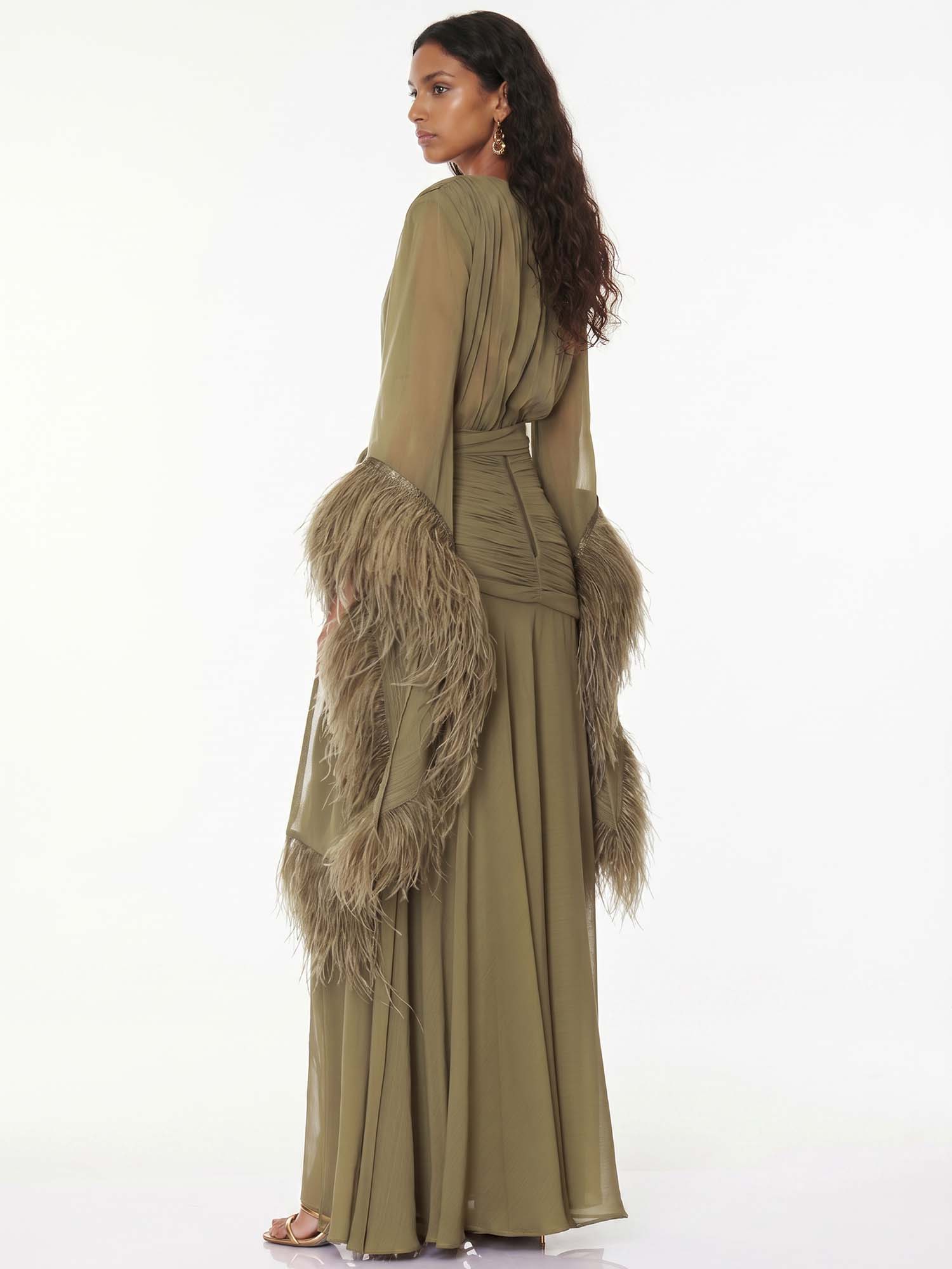 Valentina | Abito Maxi Elegante con Dettagli in Piuma