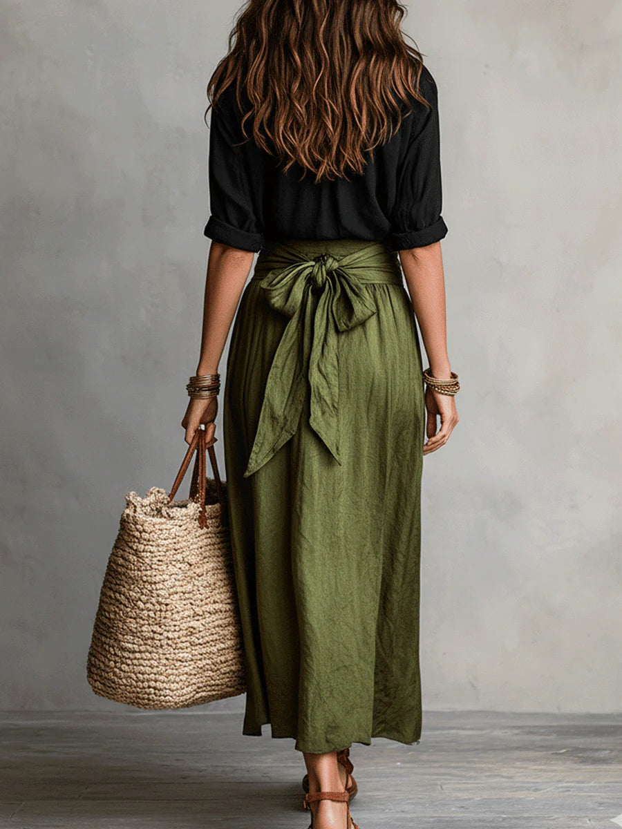 Vera | Conjunto de dos piezas: parte superior negra y falda midi verde oliva