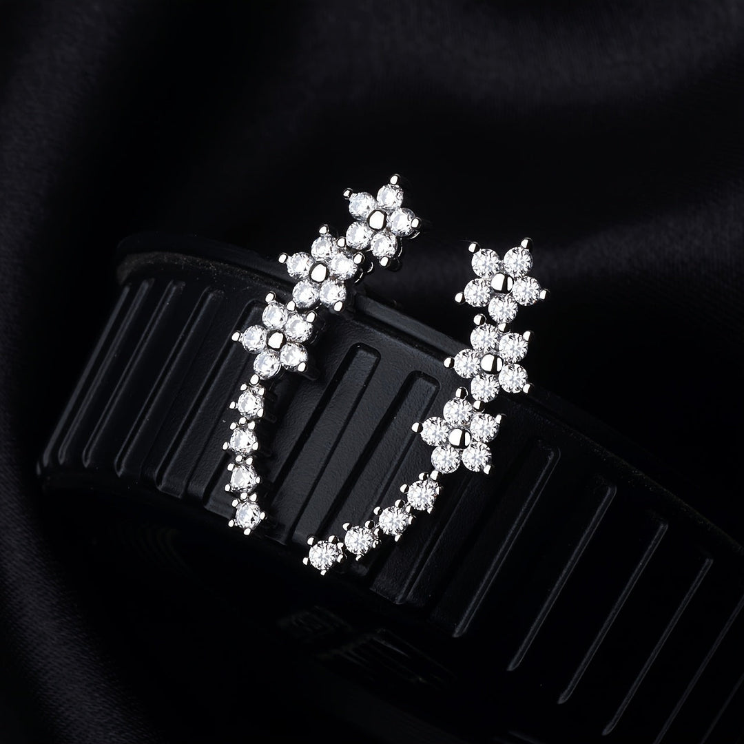 Eleganti orecchini floreali in argento senza tempo