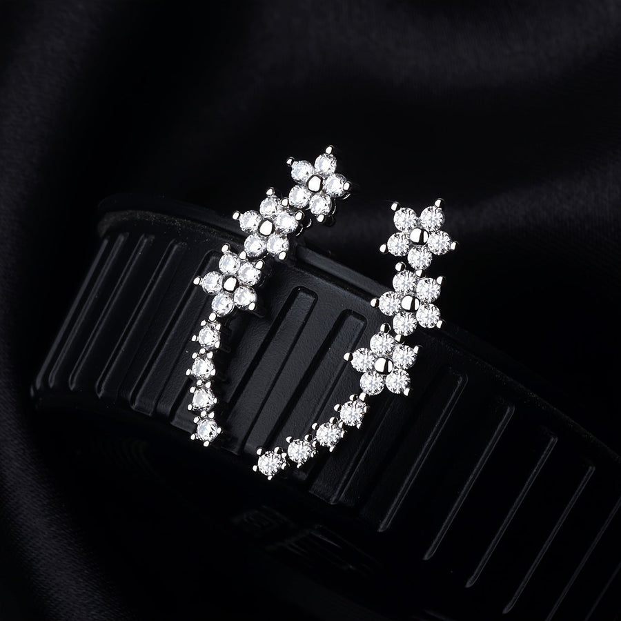 Eleganti orecchini floreali in argento senza tempo